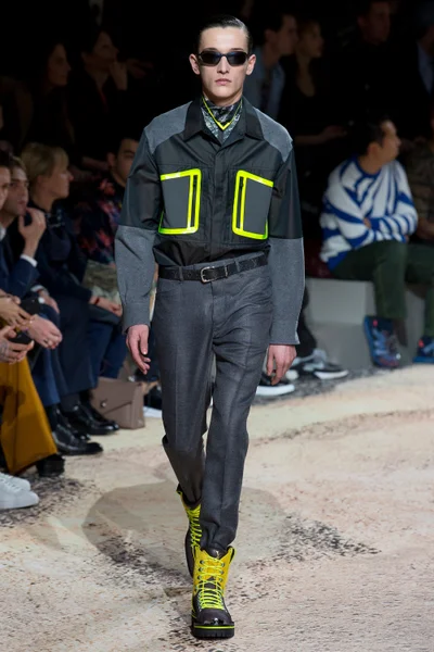 Look 36